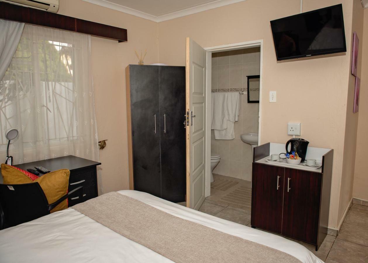 Savannah Guest House Πολοκουάνε Εξωτερικό φωτογραφία