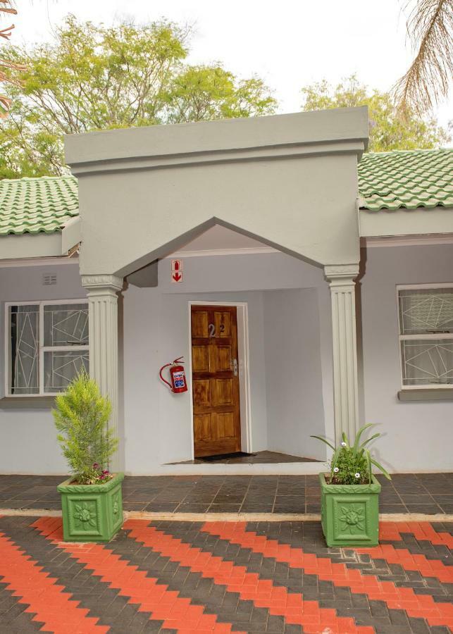 Savannah Guest House Πολοκουάνε Εξωτερικό φωτογραφία