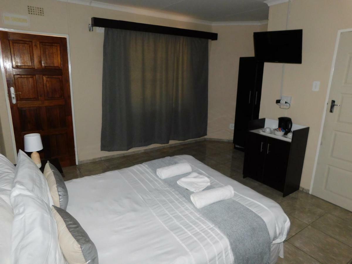 Savannah Guest House Πολοκουάνε Εξωτερικό φωτογραφία