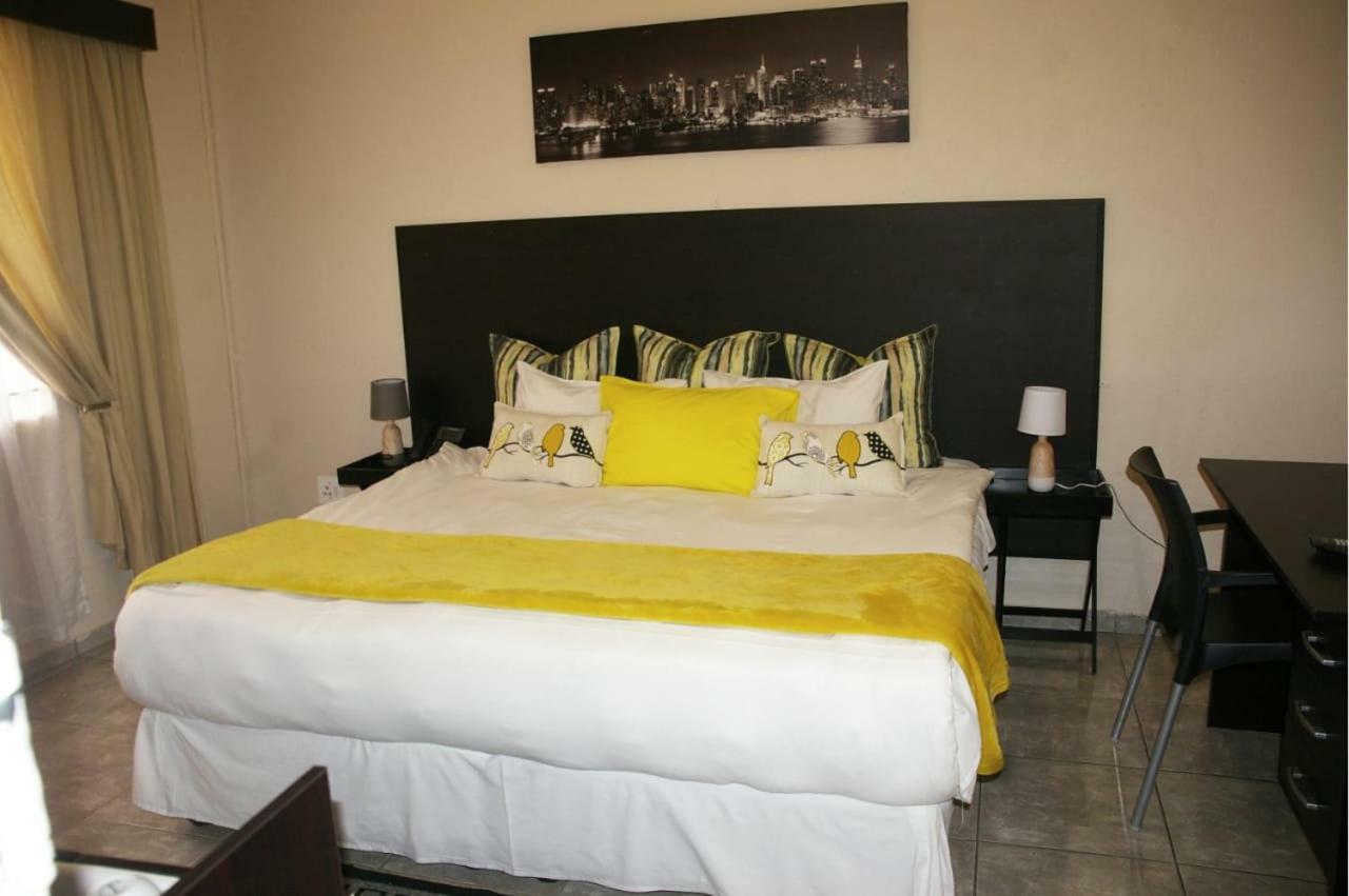 Savannah Guest House Πολοκουάνε Εξωτερικό φωτογραφία